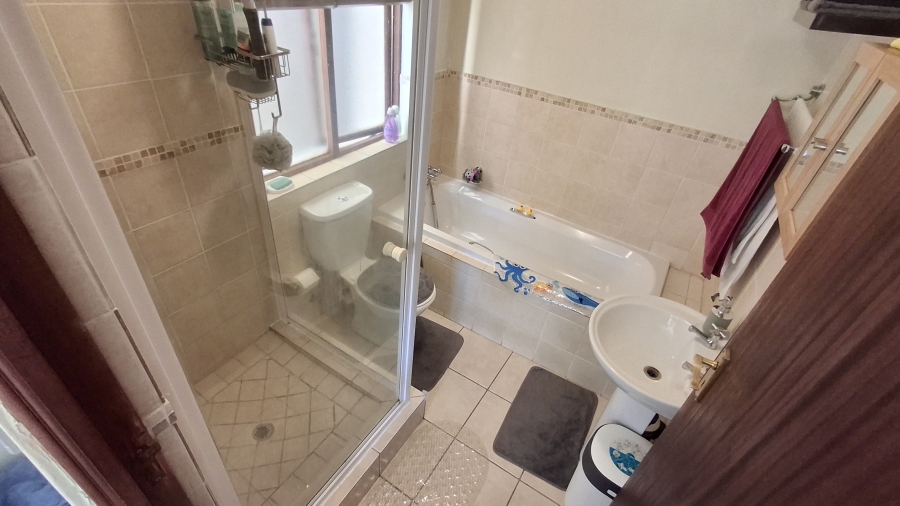 2 Bedroom Property for Sale in Montana Tuine Gauteng