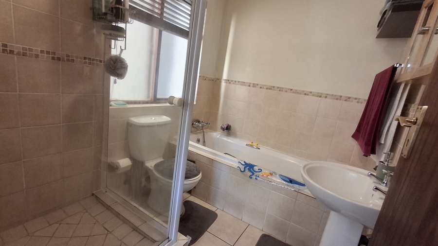 2 Bedroom Property for Sale in Montana Tuine Gauteng