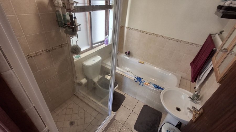 2 Bedroom Property for Sale in Montana Tuine Gauteng