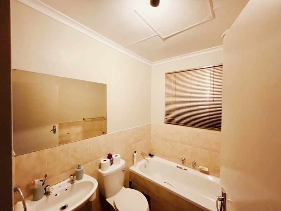 3 Bedroom Property for Sale in Noordwyk Gauteng