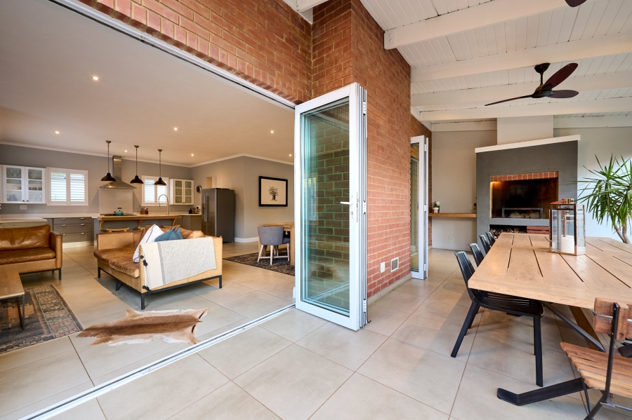 4 Bedroom Property for Sale in Waterfall Country Village Gauteng