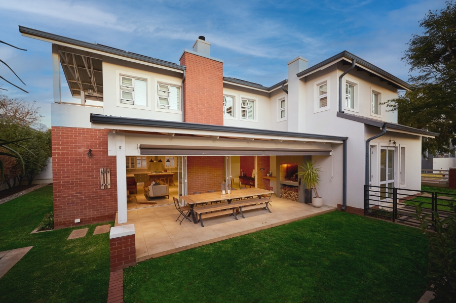 4 Bedroom Property for Sale in Waterfall Country Village Gauteng