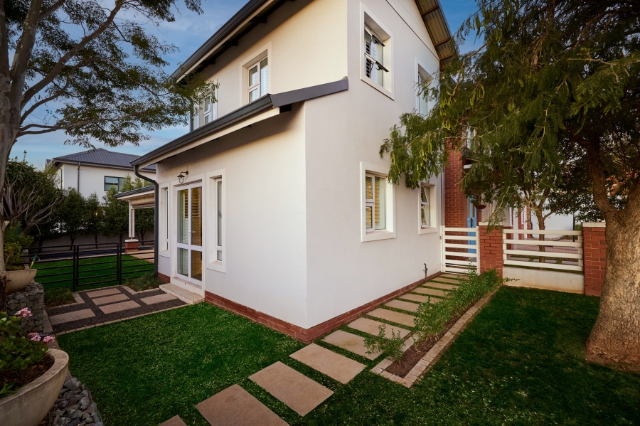 4 Bedroom Property for Sale in Waterfall Country Village Gauteng