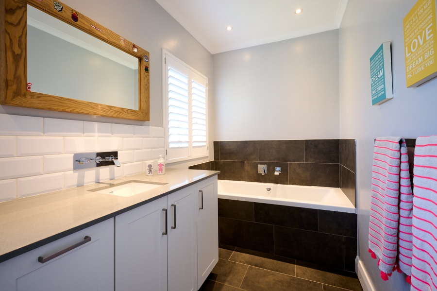 4 Bedroom Property for Sale in Waterfall Country Village Gauteng