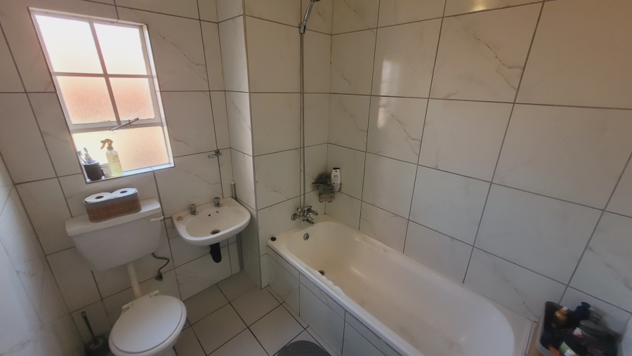 To Let 2 Bedroom Property for Rent in Meyersdal Gauteng