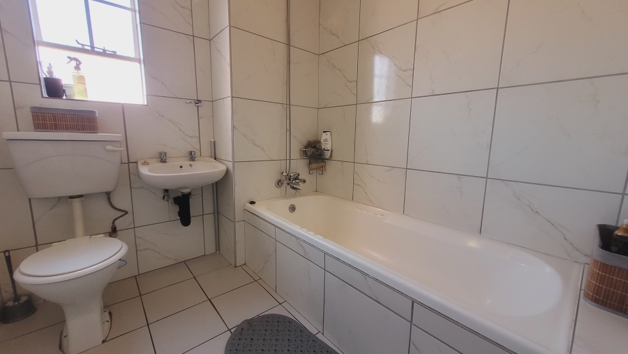 To Let 2 Bedroom Property for Rent in Meyersdal Gauteng