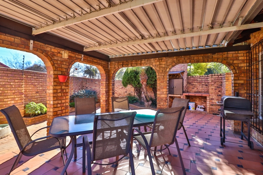 4 Bedroom Property for Sale in Sunward Park Gauteng