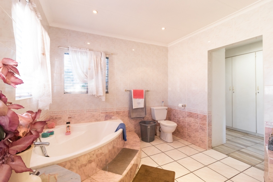 4 Bedroom Property for Sale in Sunward Park Gauteng