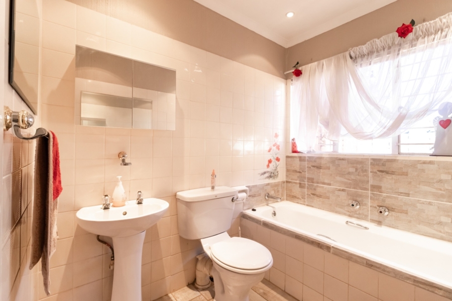 4 Bedroom Property for Sale in Sunward Park Gauteng