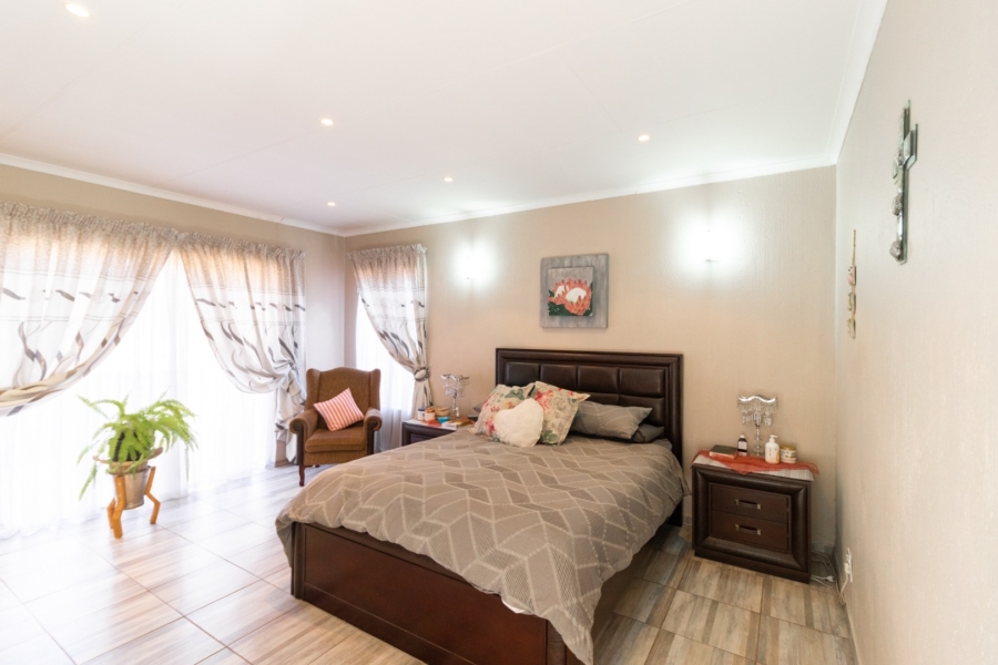 4 Bedroom Property for Sale in Sunward Park Gauteng
