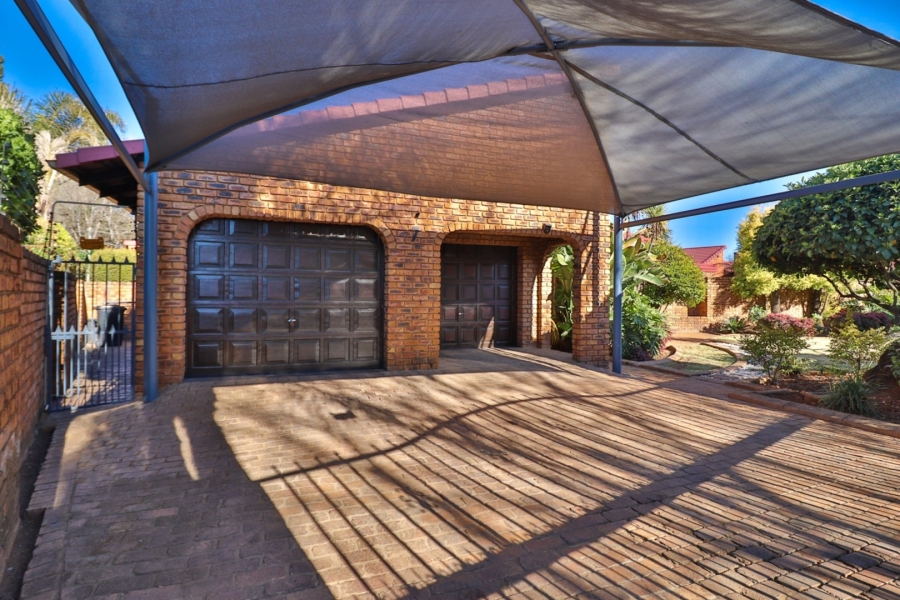 4 Bedroom Property for Sale in Sunward Park Gauteng