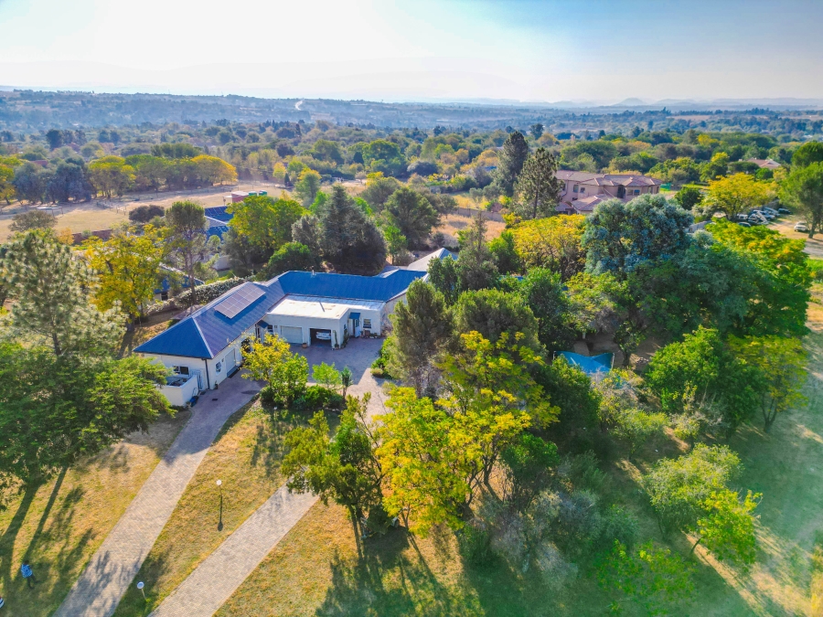 To Let 5 Bedroom Property for Rent in Chartwell Gauteng