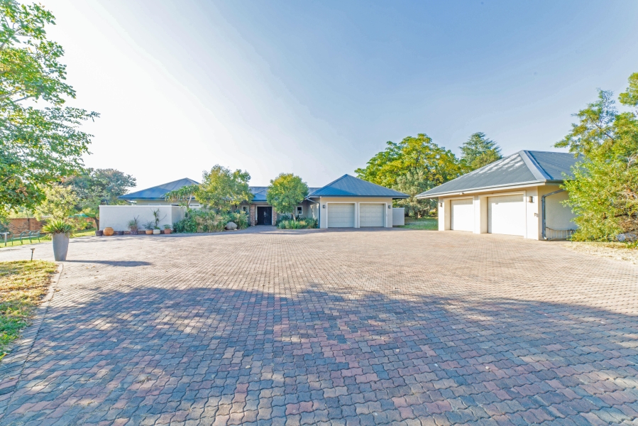 To Let 5 Bedroom Property for Rent in Chartwell Gauteng