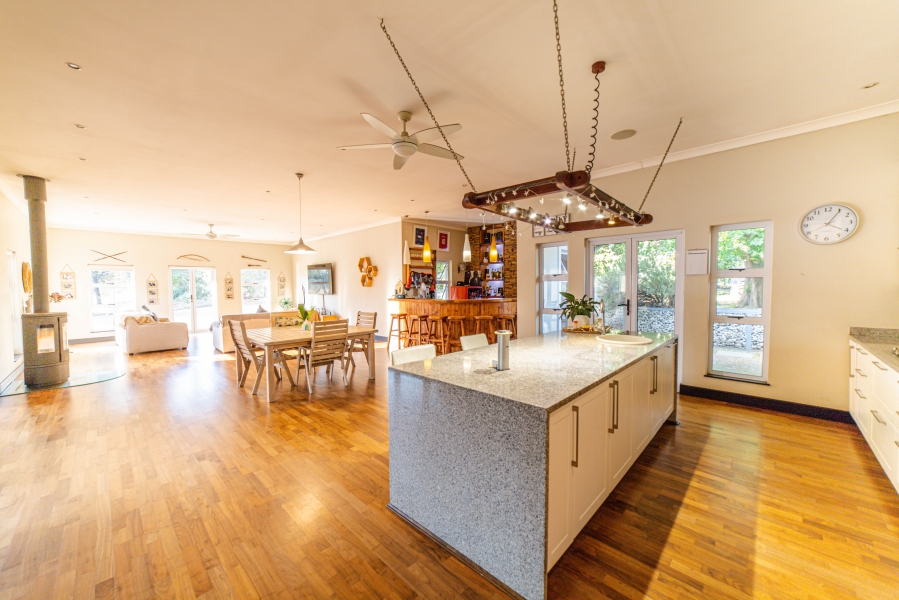 To Let 5 Bedroom Property for Rent in Chartwell Gauteng
