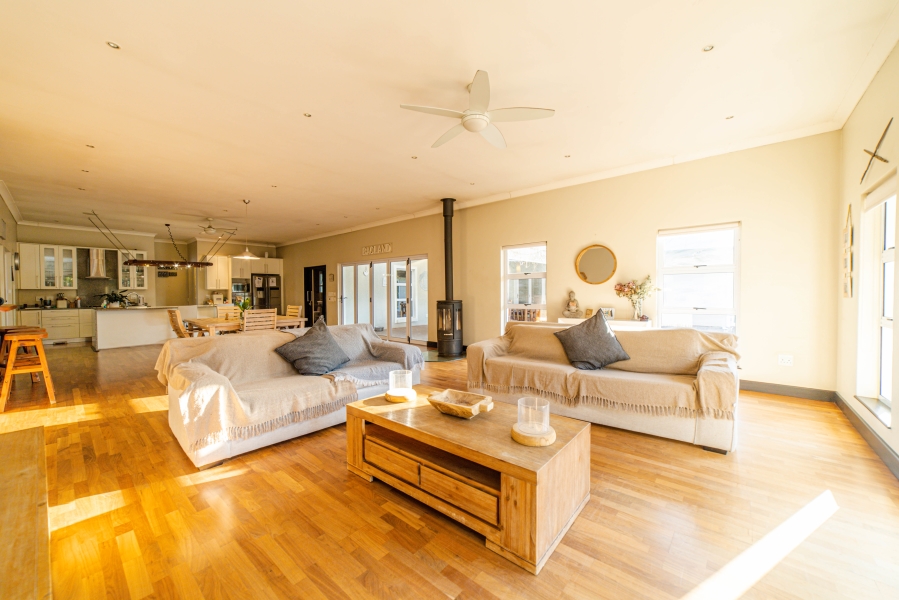 To Let 5 Bedroom Property for Rent in Chartwell Gauteng