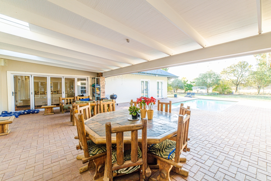 To Let 5 Bedroom Property for Rent in Chartwell Gauteng