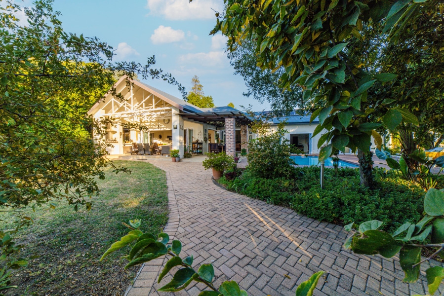 To Let 5 Bedroom Property for Rent in Chartwell Gauteng