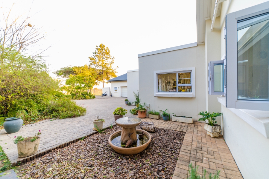To Let 5 Bedroom Property for Rent in Chartwell Gauteng