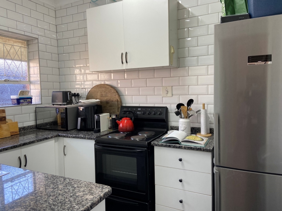 To Let 1 Bedroom Property for Rent in Linden Gauteng
