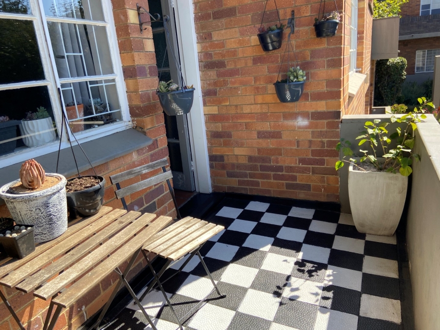 To Let 1 Bedroom Property for Rent in Linden Gauteng