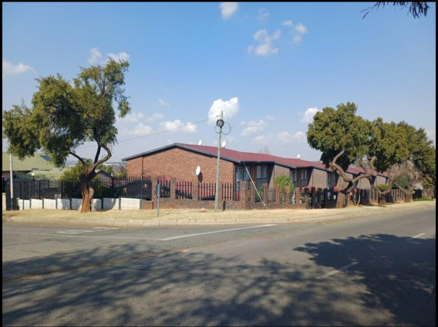 3 Bedroom Property for Sale in South Crest Gauteng