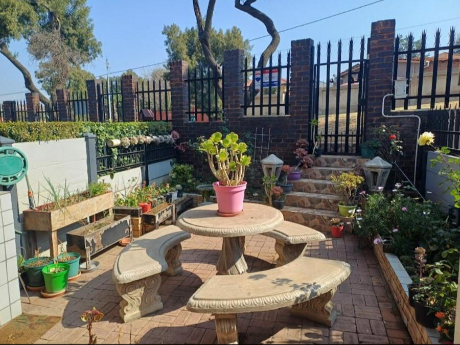 3 Bedroom Property for Sale in South Crest Gauteng