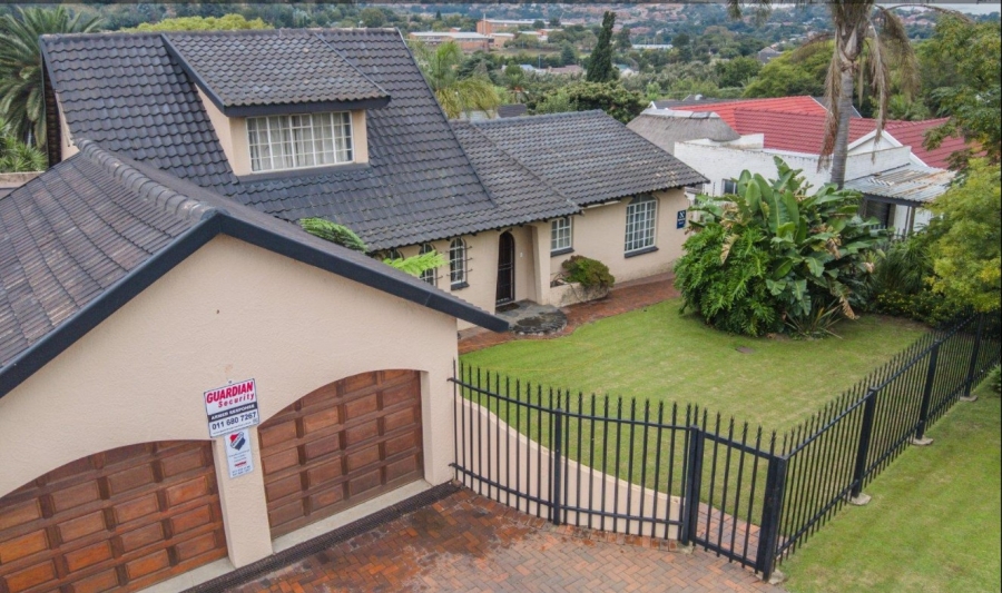 3 Bedroom Property for Sale in Mondeor Gauteng