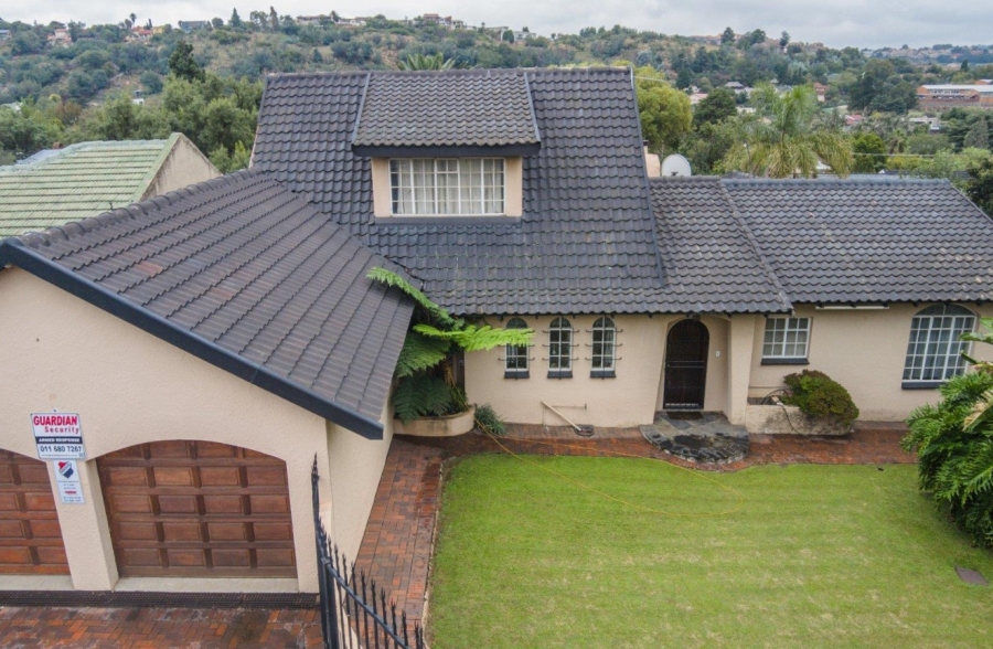 3 Bedroom Property for Sale in Mondeor Gauteng