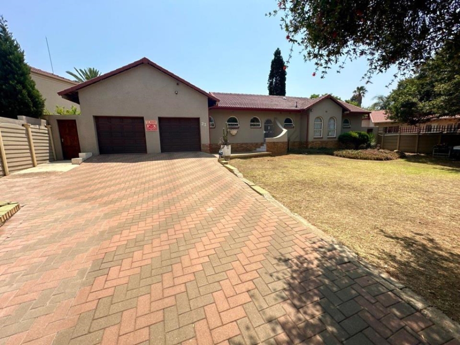 3 Bedroom Property for Sale in Mulbarton Gauteng