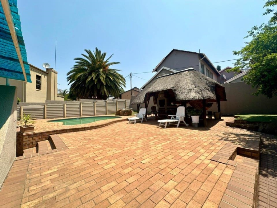 3 Bedroom Property for Sale in Mulbarton Gauteng