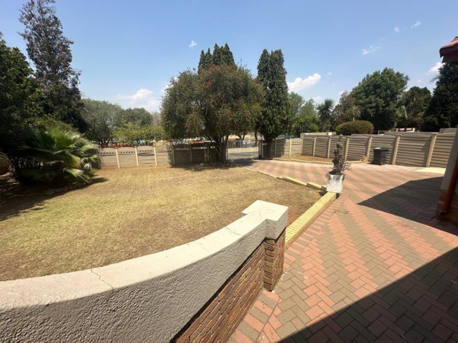 3 Bedroom Property for Sale in Mulbarton Gauteng