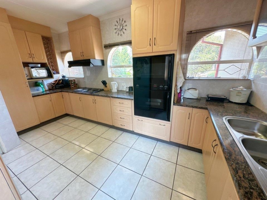 3 Bedroom Property for Sale in Mulbarton Gauteng