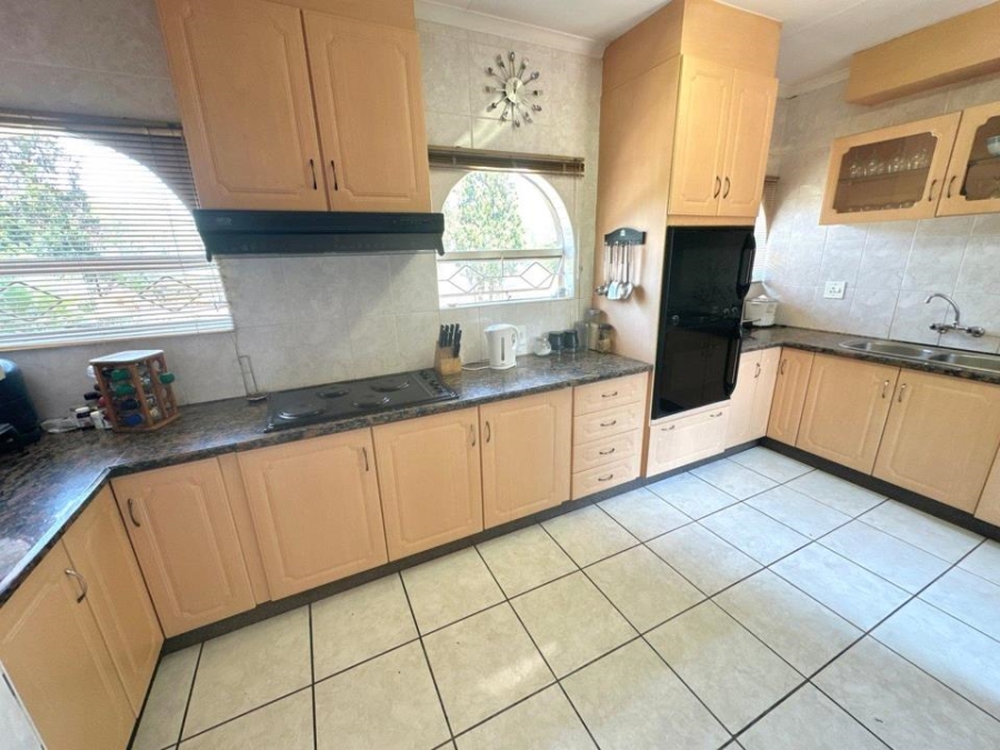 3 Bedroom Property for Sale in Mulbarton Gauteng