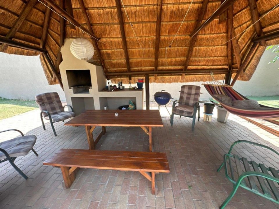 3 Bedroom Property for Sale in Mulbarton Gauteng