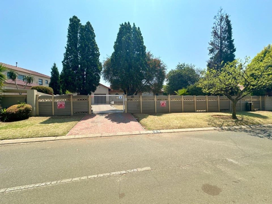 3 Bedroom Property for Sale in Mulbarton Gauteng