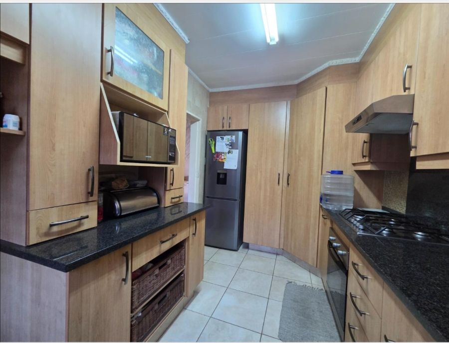 2 Bedroom Property for Sale in South Crest Gauteng