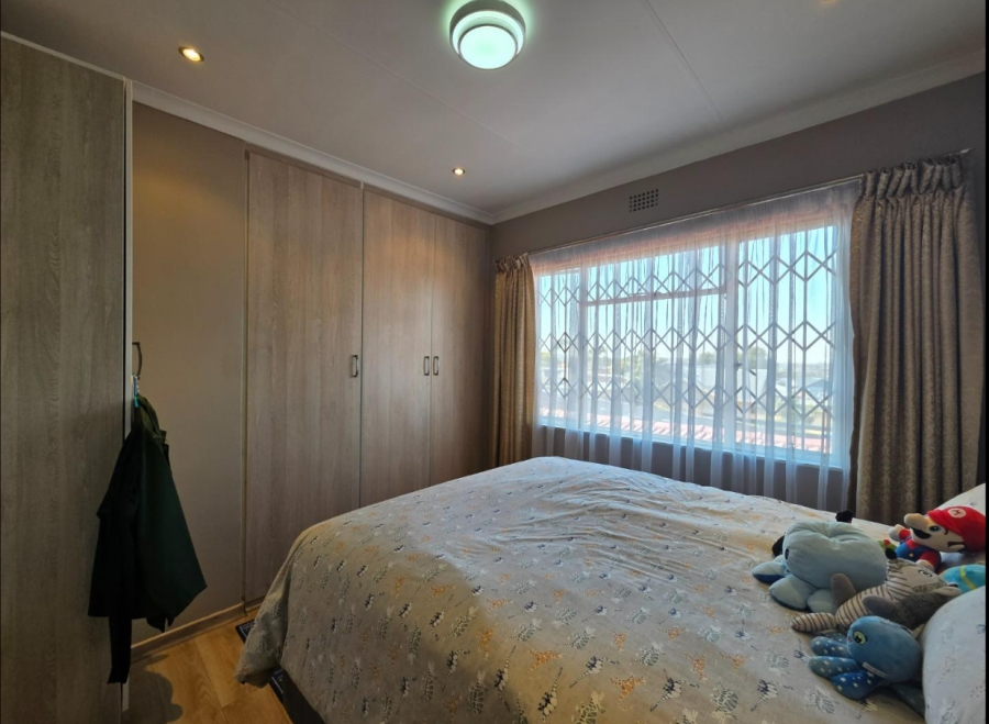 2 Bedroom Property for Sale in South Crest Gauteng