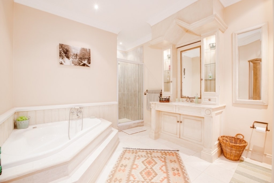 To Let 6 Bedroom Property for Rent in Dainfern Golf Estate Gauteng