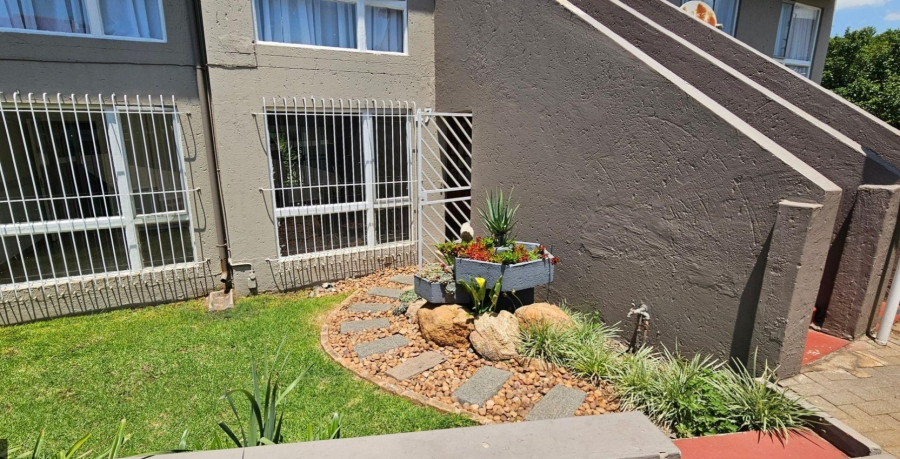 3 Bedroom Property for Sale in South Crest Gauteng