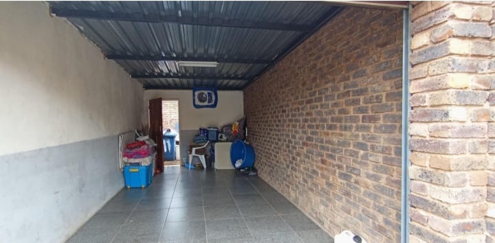2 Bedroom Property for Sale in The Orchards Gauteng