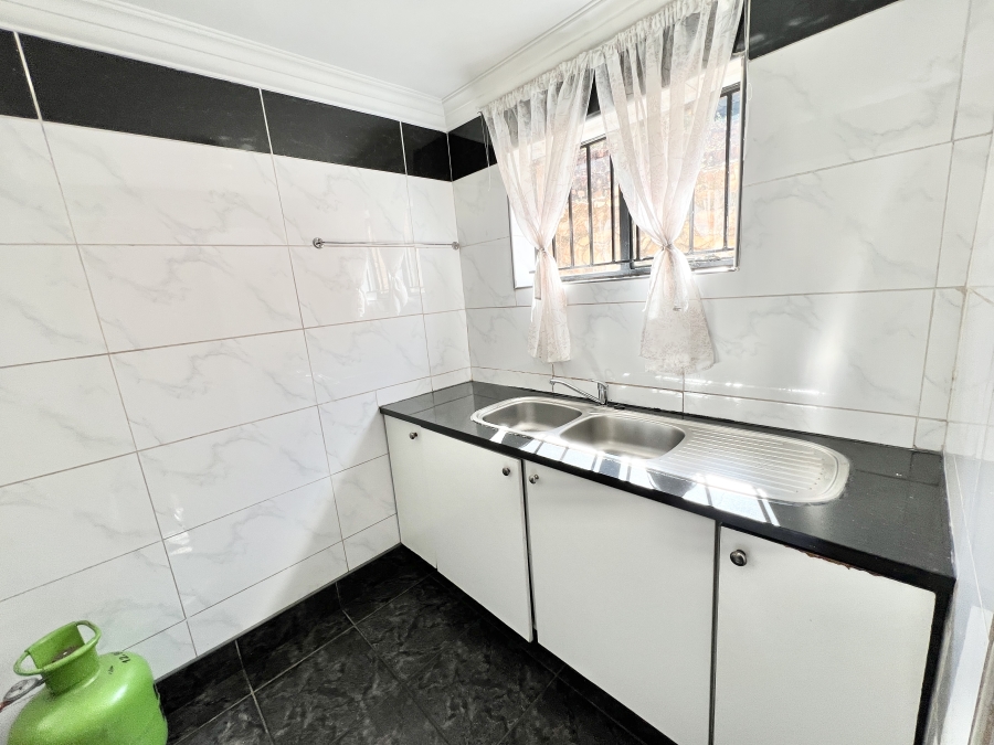 4 Bedroom Property for Sale in Cyrildene Gauteng