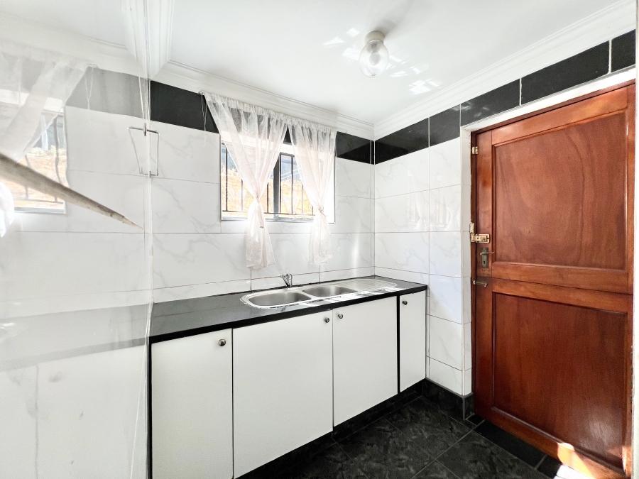 4 Bedroom Property for Sale in Cyrildene Gauteng