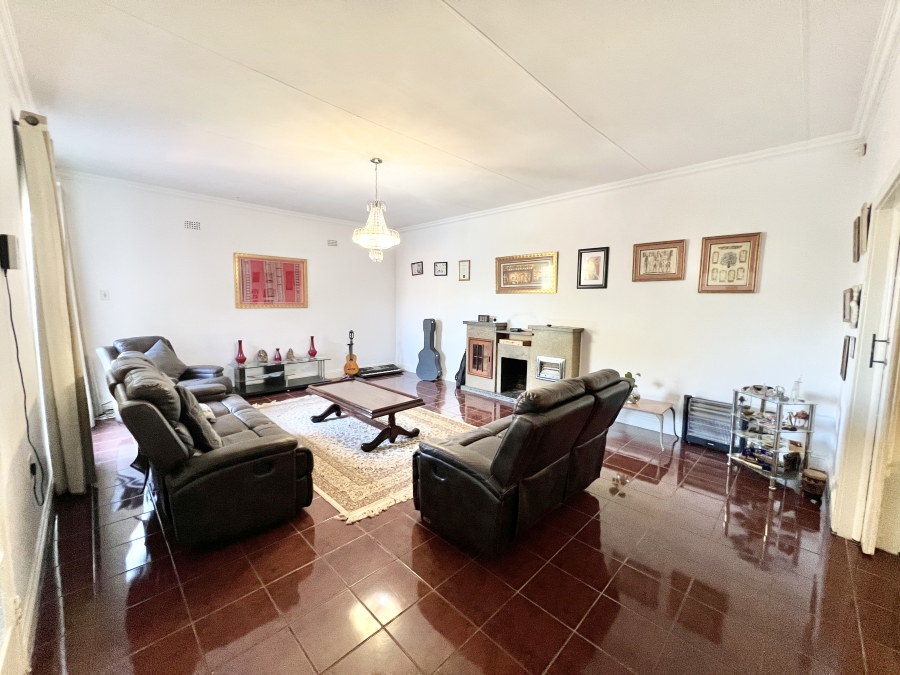 4 Bedroom Property for Sale in Cyrildene Gauteng