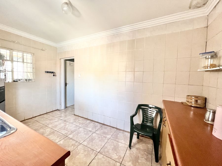 4 Bedroom Property for Sale in Cyrildene Gauteng
