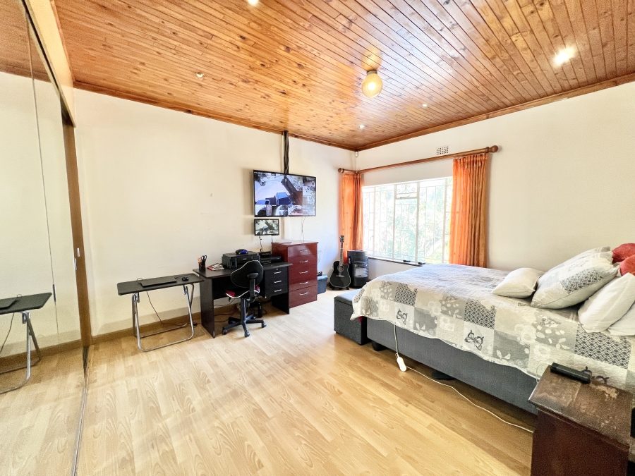 4 Bedroom Property for Sale in Cyrildene Gauteng