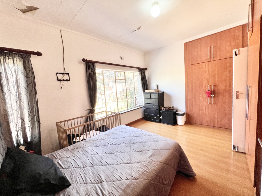 4 Bedroom Property for Sale in Cyrildene Gauteng