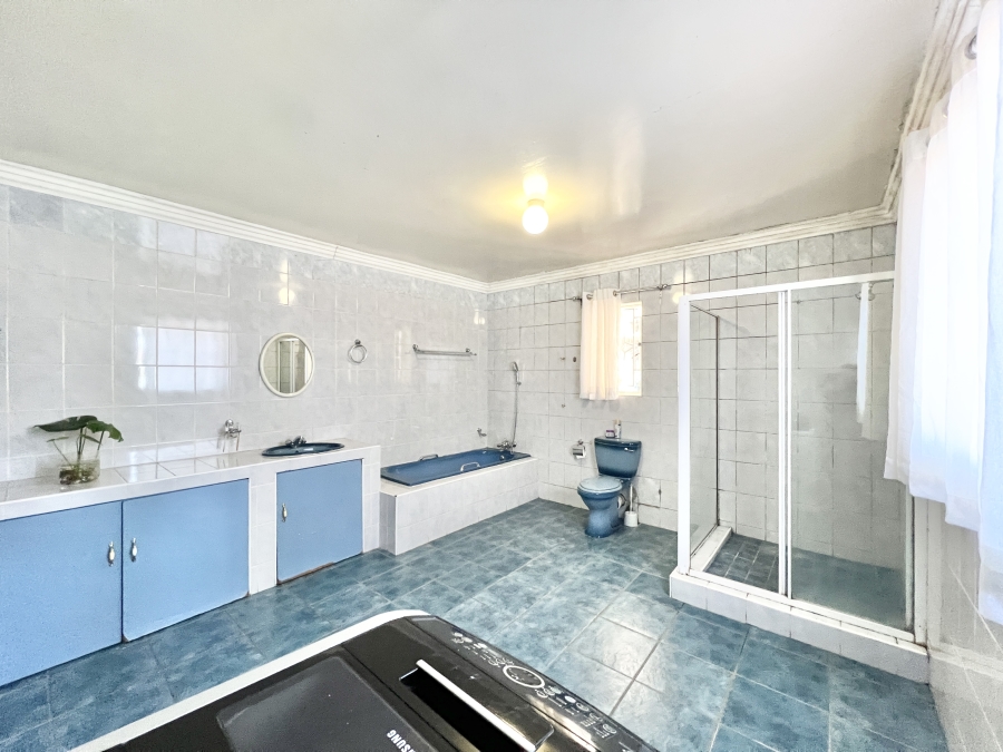 4 Bedroom Property for Sale in Cyrildene Gauteng