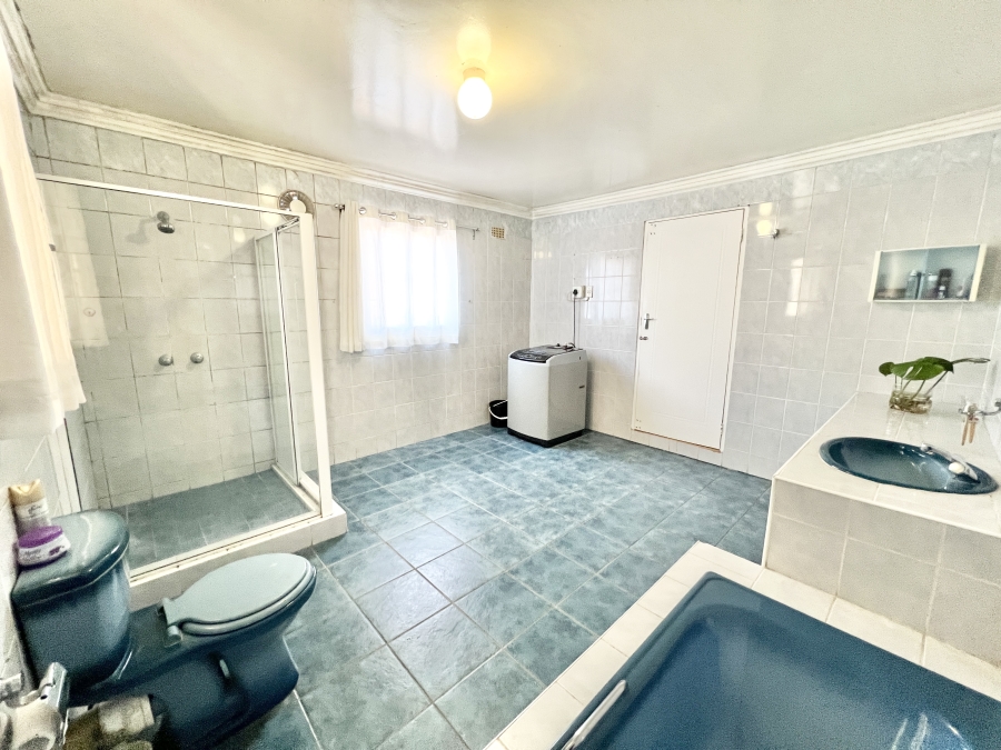 4 Bedroom Property for Sale in Cyrildene Gauteng