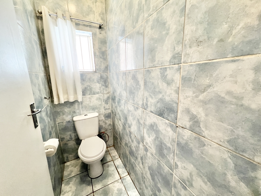 4 Bedroom Property for Sale in Cyrildene Gauteng