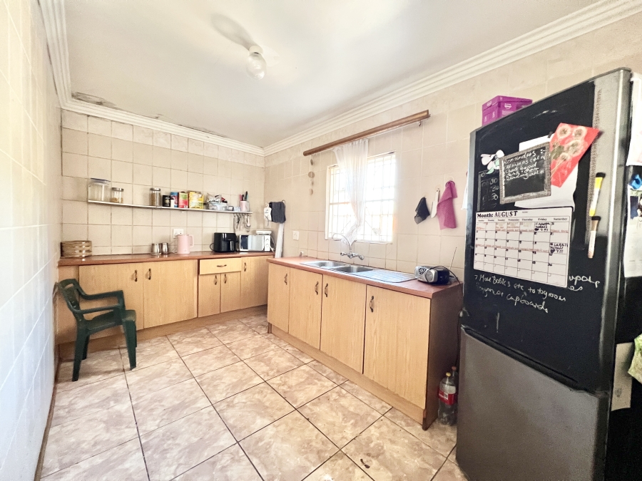 4 Bedroom Property for Sale in Cyrildene Gauteng